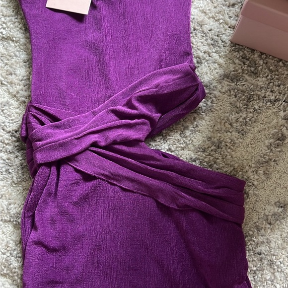 BNWT Oh Polly Purple mini Dress with Cutout (DAMA) - Picture 4 of 6